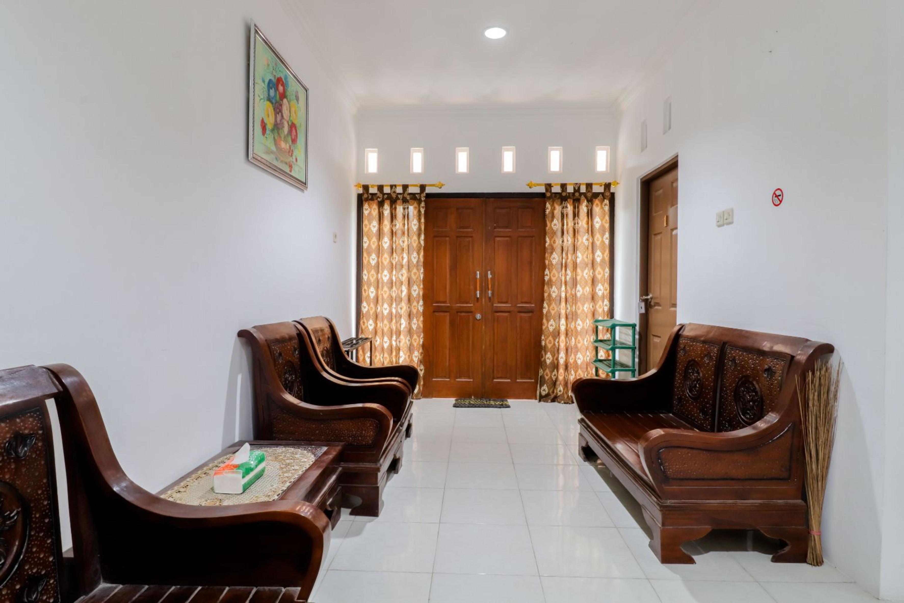 Java Homestay Yogyakarta Exterior photo
