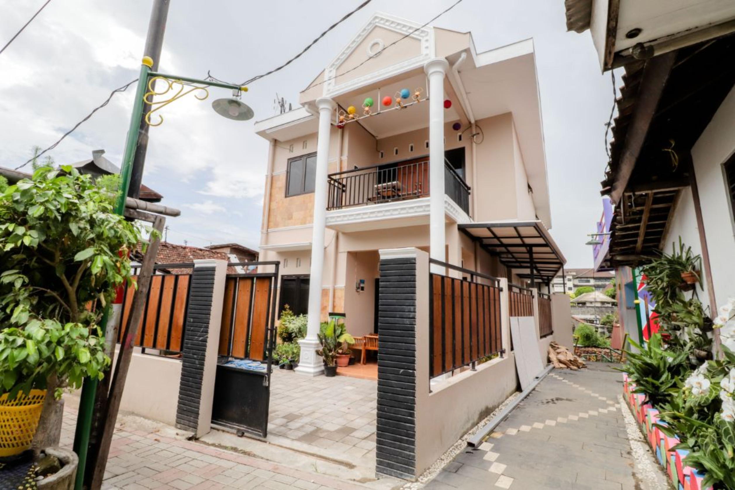 Java Homestay Yogyakarta Exterior photo